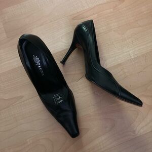 Used leather shoes, Brand Luna. Size 40 is equivalent to approx size 9.5 US